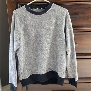 Men’s Nike crew neck sweat shirt. Worn one season.